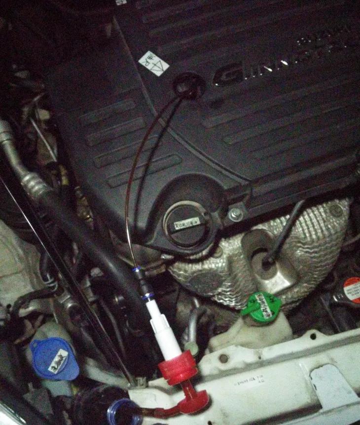 汽车油加得太满溢出来了怎么办,车油加多了怎么办