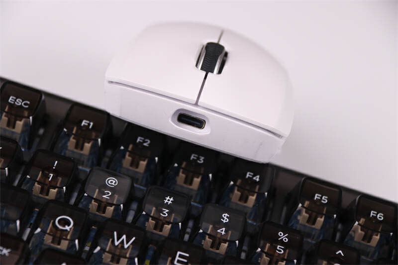 国产游戏鼠标19克,paw3399和雷柏vt9