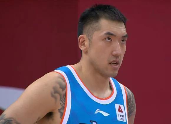 大外援吉伦沃特状态继续低迷,吉伦沃特砍32分6板