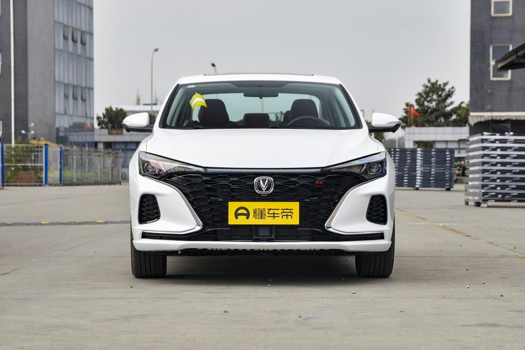 10万左右的家用轿车大比拼,10万以内四款家用小型车测试