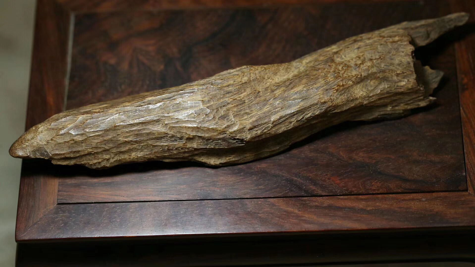 沉香手串保养的6种方法视频讲解,沉香到底需不需要盘串