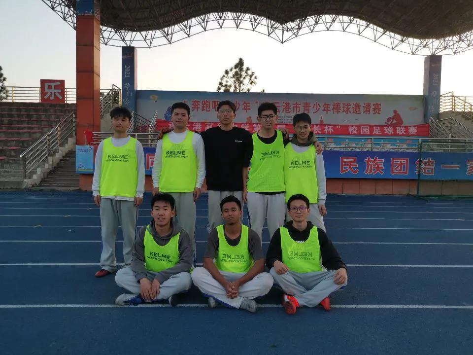 新学年第二学期No.218阳光明媚观跑操主任挂帅足球赛