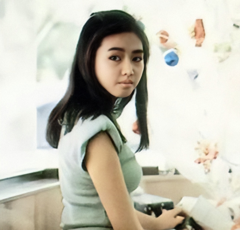 富家千金私自生下孩子,富家千金意外怀孕却被穷小子抛弃