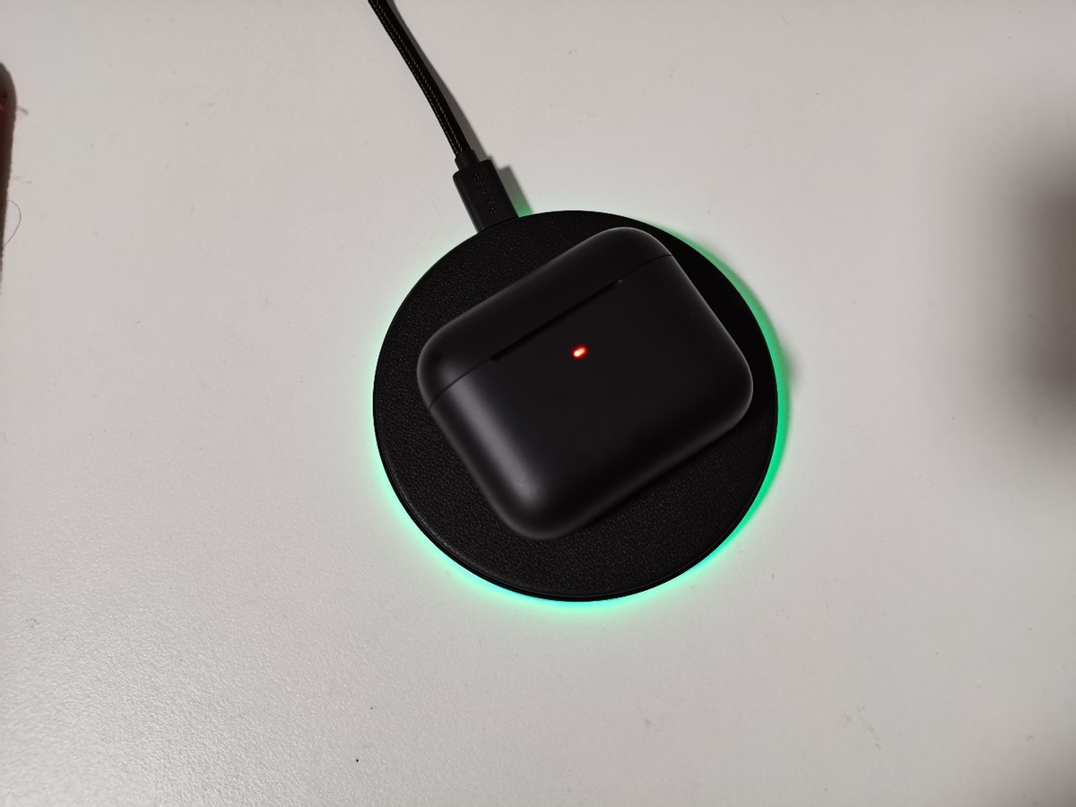 雷蛇战锤狂鲨一代无线耳机怎么样,雷蛇战锤狂鲨v2对比苹果耳机