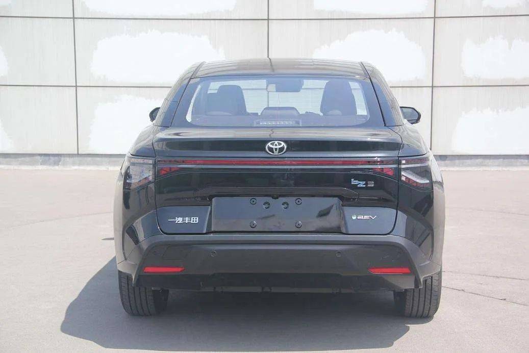 同样的价格买奔驰还是买比亚迪,比亚迪奔驰价格