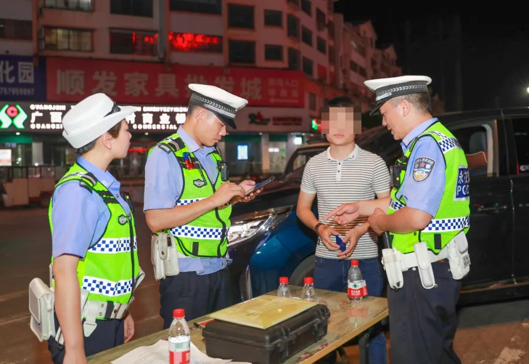 西乡公安开展夏季治安打击整治,桂林综合执法大队夜间整治行动