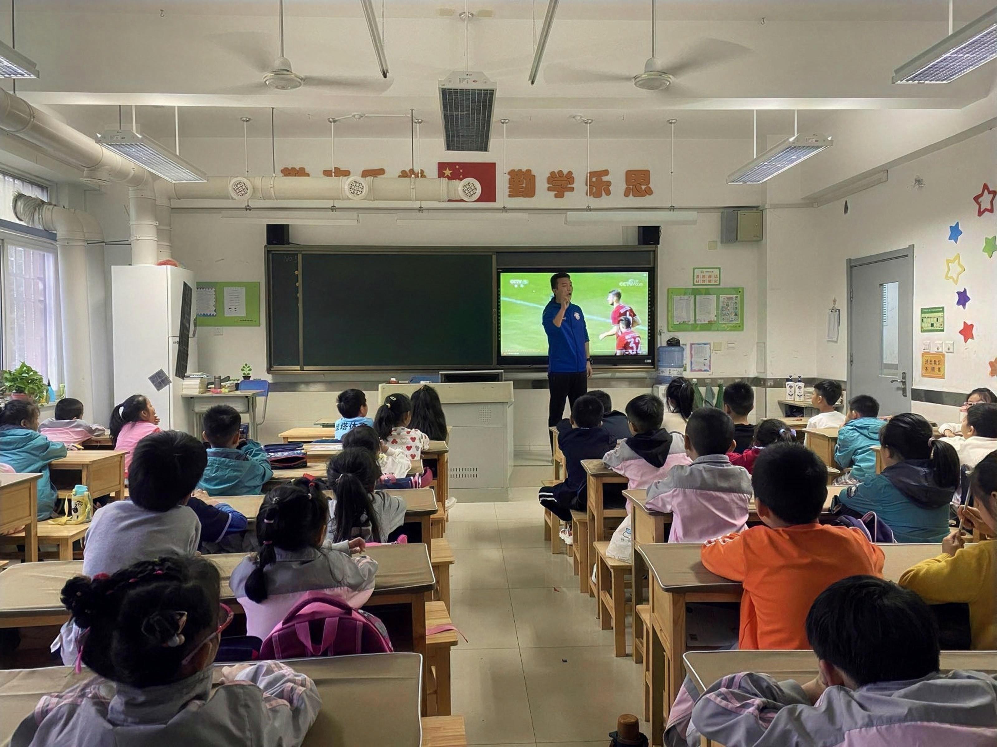 获评全国青少年校园足球特色学校西安市碑林区大学南路小学分校足球魅力势不可挡