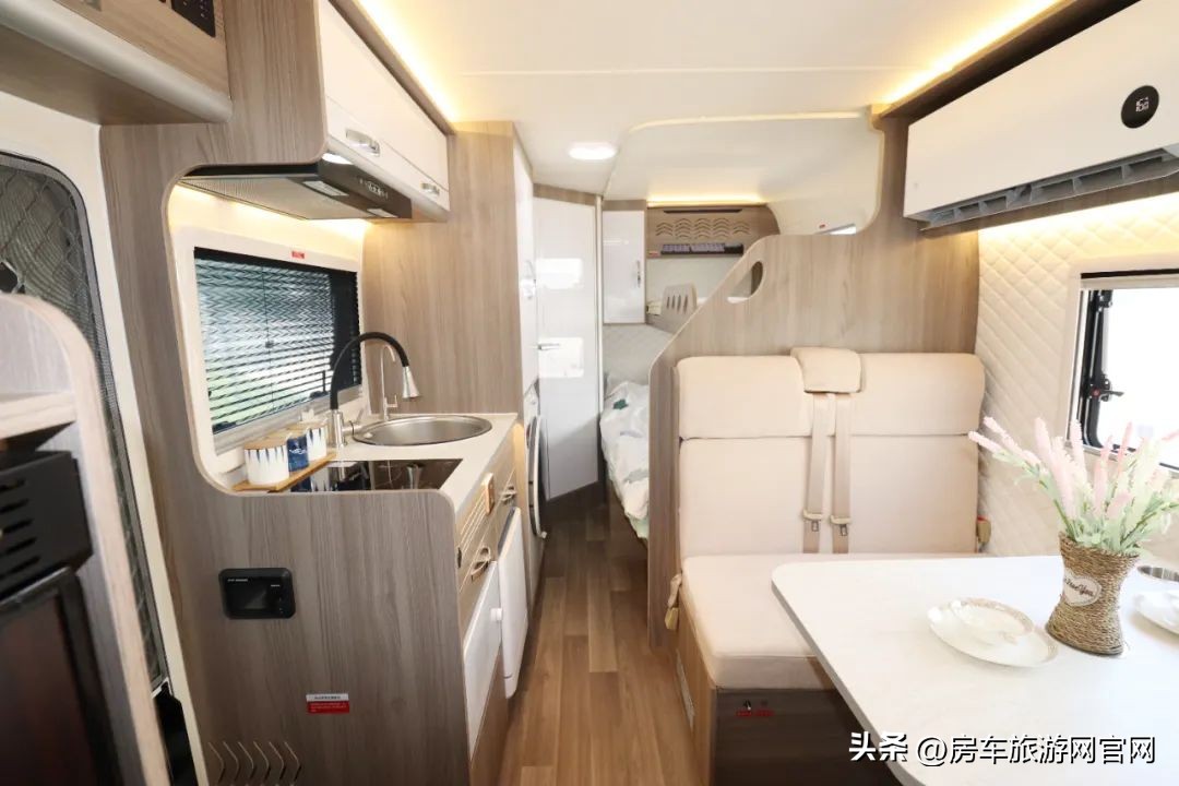 新飞房车h300,新飞h300尊享版轻卡平头房车