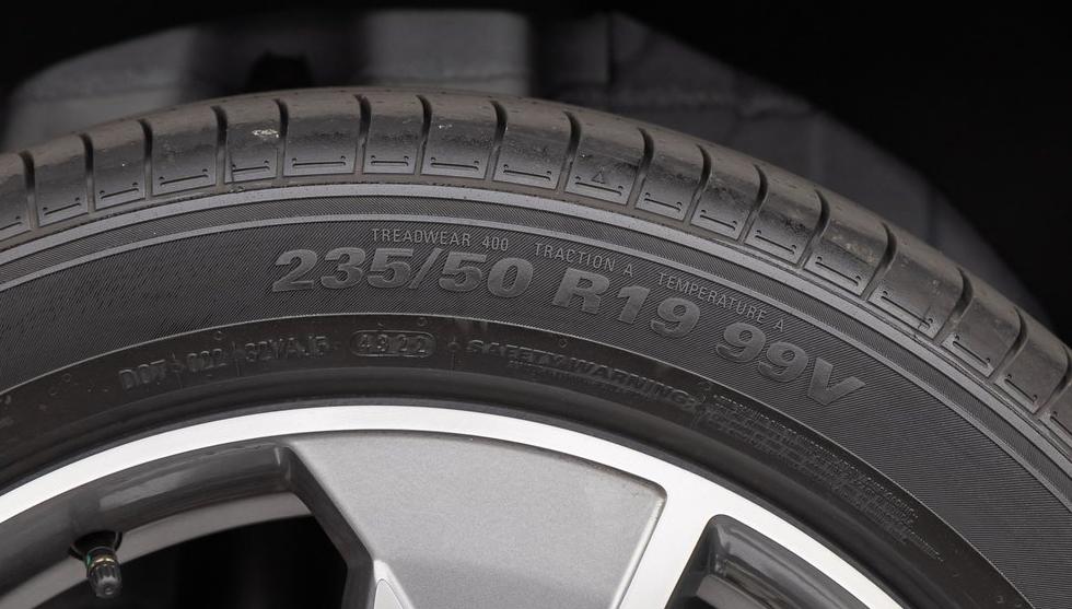 吉利新款汽车七座suv,全新吉利七座suv车型