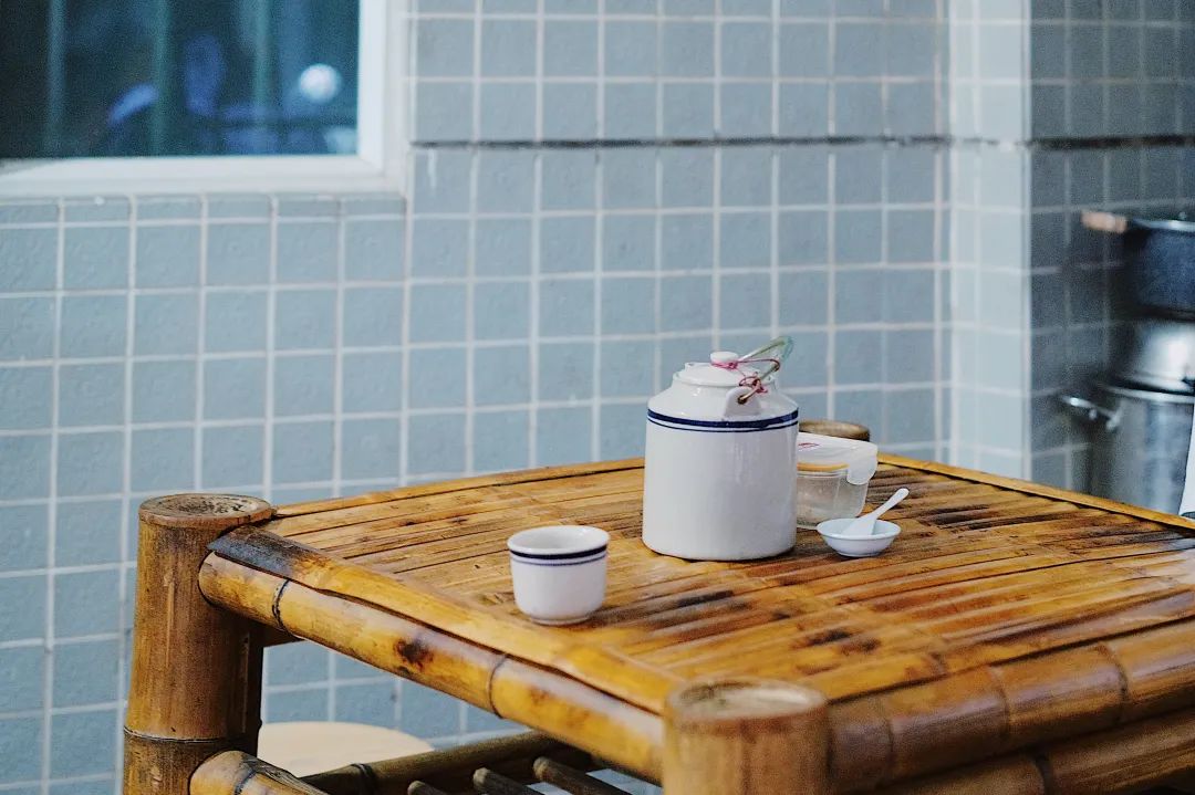 奇了怪了，究竟是什么宝地让广州老饕们也净爱往这钻？