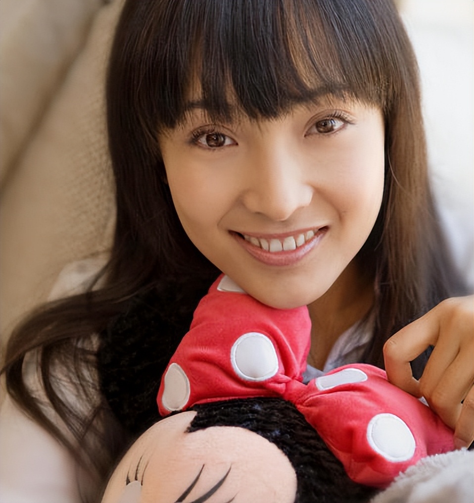 白静嫁入豪门后仅2年被丈夫刺死,白静悲惨的婚姻