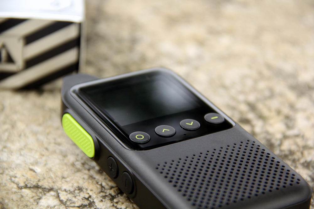 极蜂m303对讲机,极蜂对讲机m303异地建组