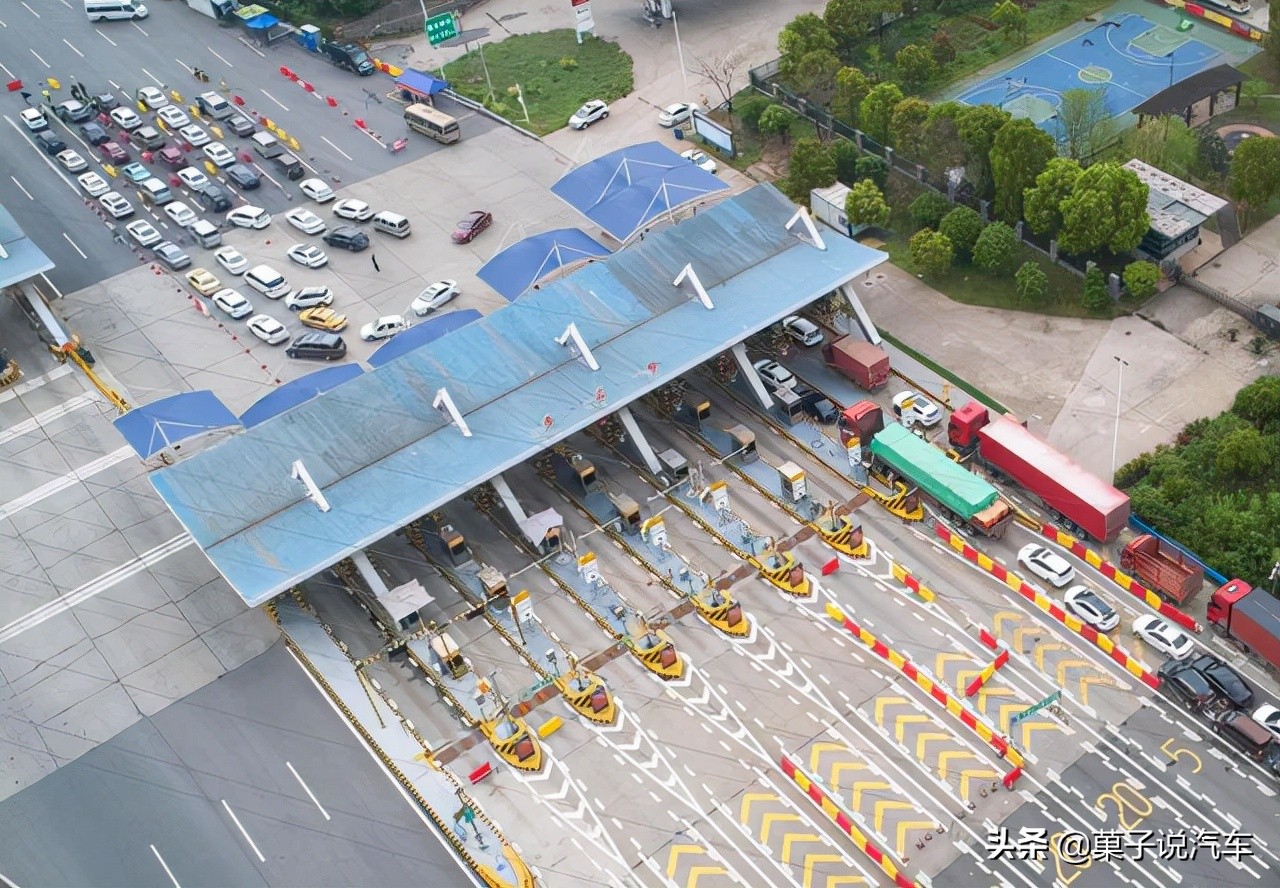 开车回家走国道和走高速哪个划算,跑长途走高速划算还是国道划算