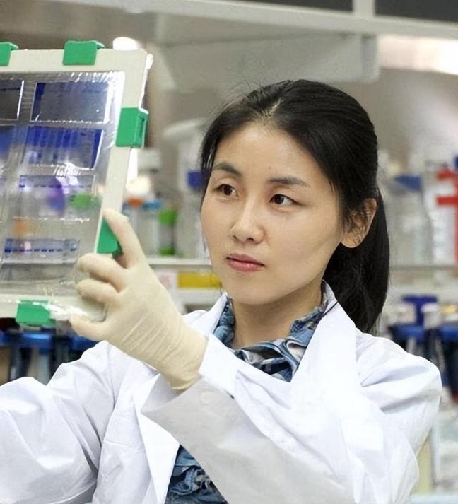 3.2万华裔科学家移籍美国，我国大批科研人才为何会流失？