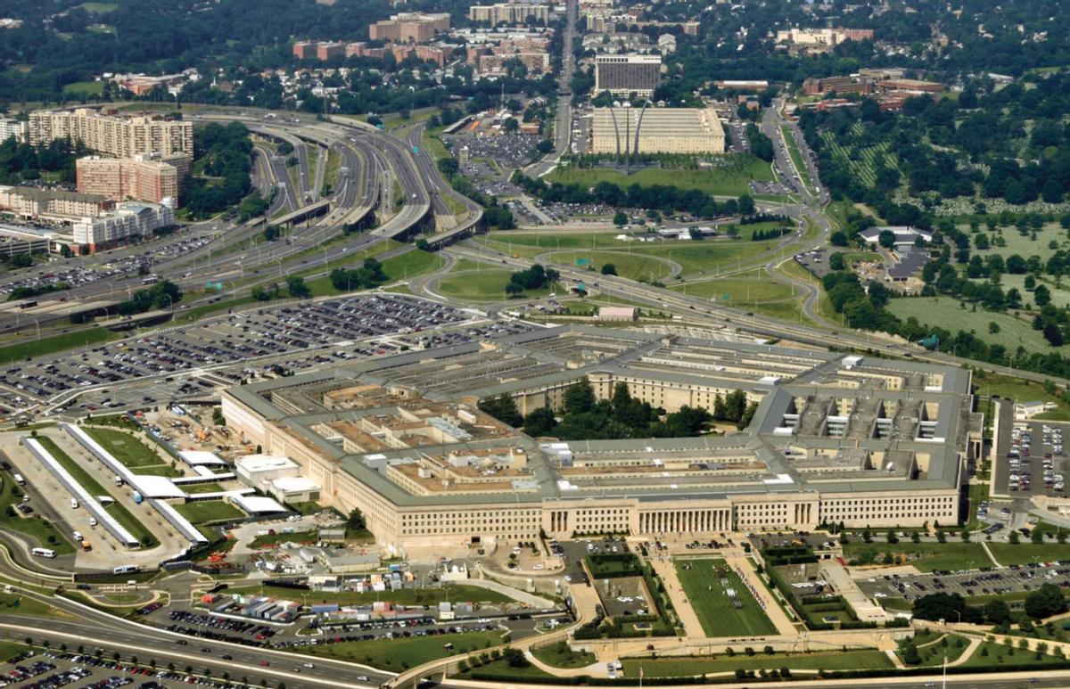 7.5万名公务员起诉拜登政府，美国一年挣那么多钱，发不出工资？