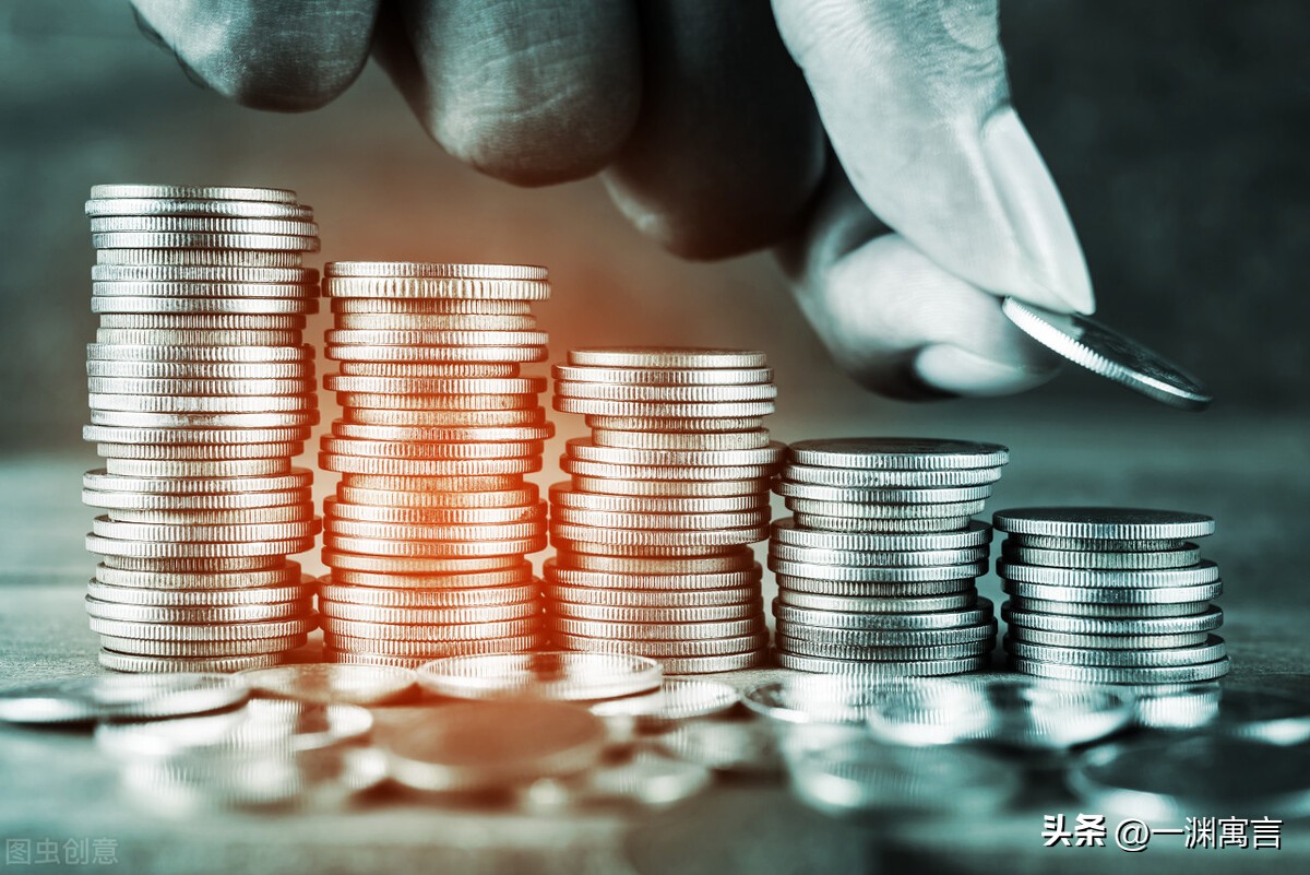 一个地主家的傻儿子“周公子”火了,原来穷得只剩下了钱也是真的