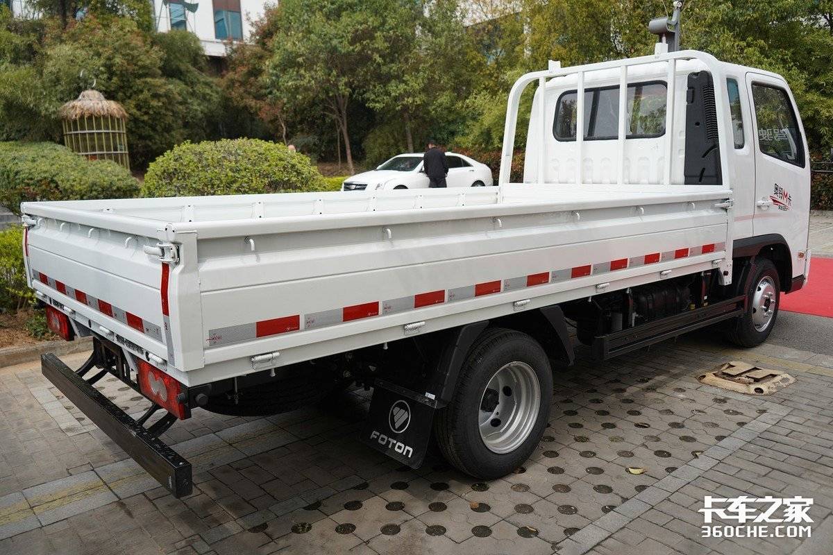 新款双排奥铃m卡柴油版价格,奥铃m卡142马力驾驶感受