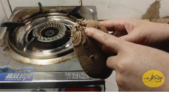 清洗燃气灶灶台小妙招,家用燃气灶如何清洗视频