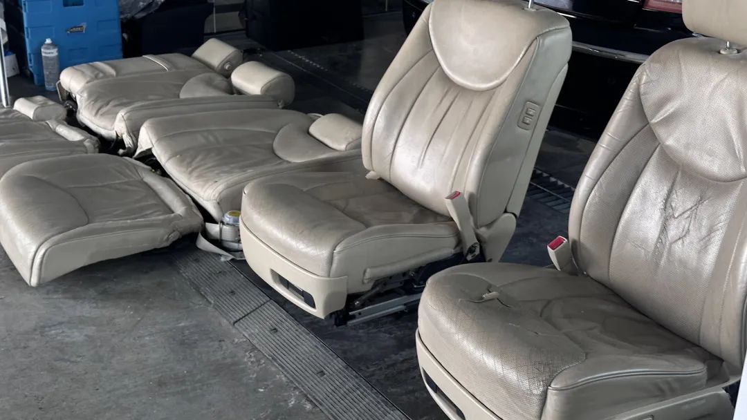 大哥12万买2005年售价100万的凌志LS430，含泪又花10万翻新才能开