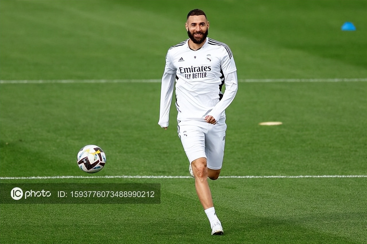 本泽马因伤缺席,本泽马欧冠受伤