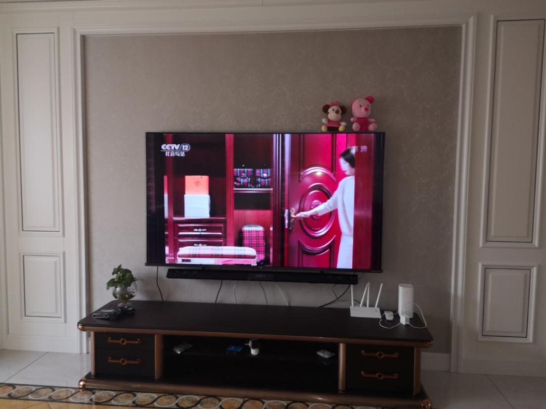 液晶电视黑屏是什么原因啊,液晶电视开机一闪就黑屏