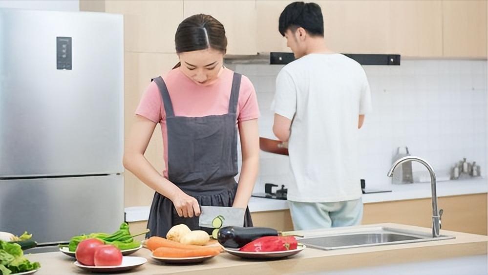 高考女生吃避孕药有副作用,高考女生需要吃抑制姨妈的药物吗