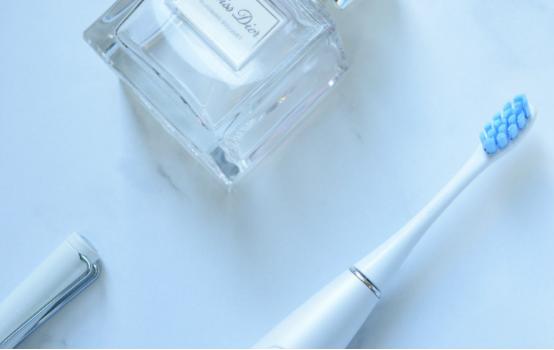 电动牙刷幅度大损伤牙齿吗,电动牙刷损坏牙釉质吗