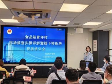 抄作业！左庭右院后厨被选为“样板房”明厨亮灶同行点赞