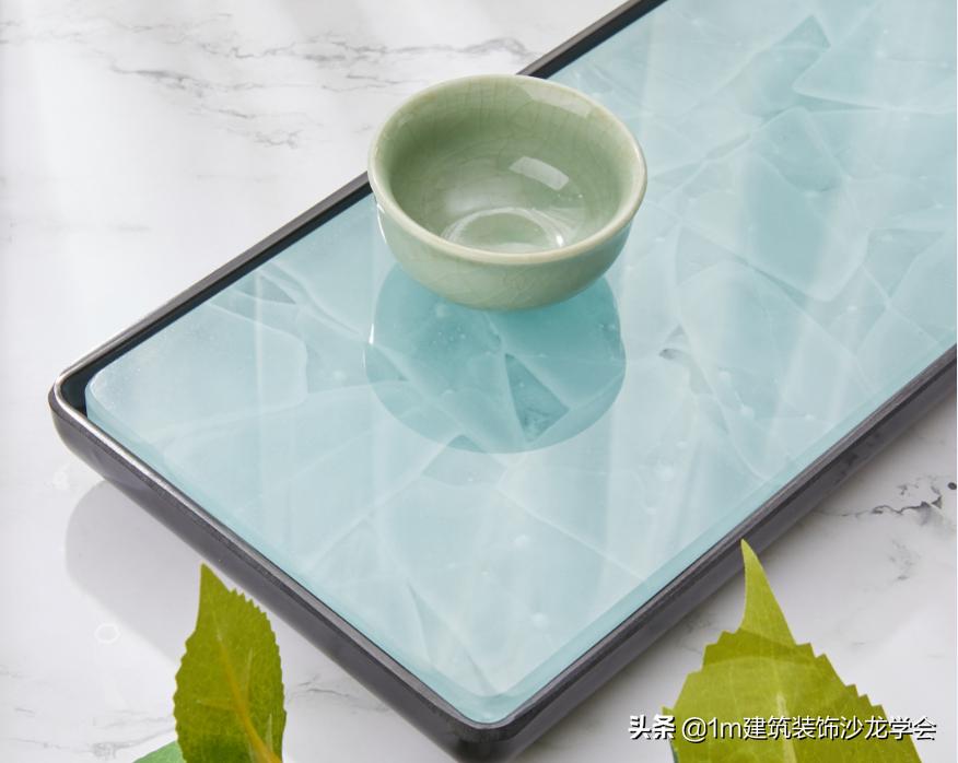 玻璃和玉石材质有什么区别,透光玉石玻璃是什么