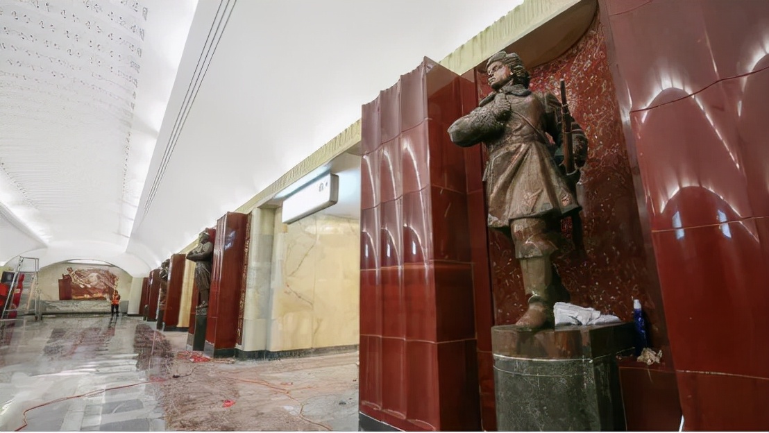 平平无奇地铁,真实的莫斯科地铁站