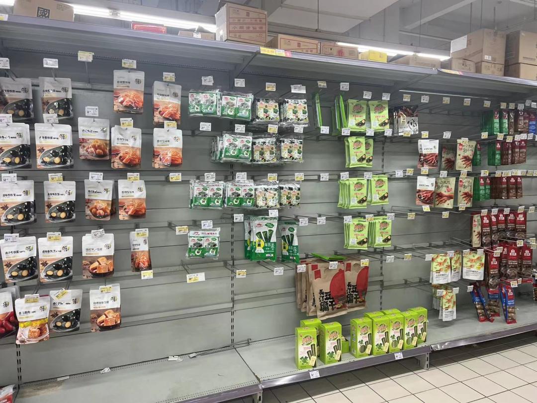 家乐福货架空了,家乐福门店货架大量空置