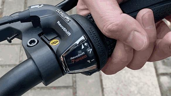 可以让小孩玩的越野车,柒小佰儿童变速山地自行车测评