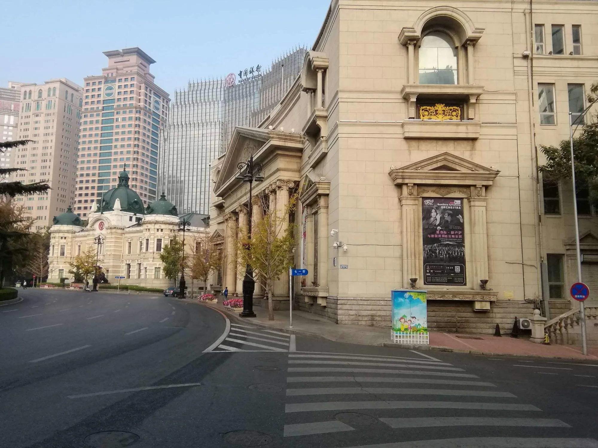 如何增强店铺吸引力和产品销量,怎么才能提升服装店的人气和销售