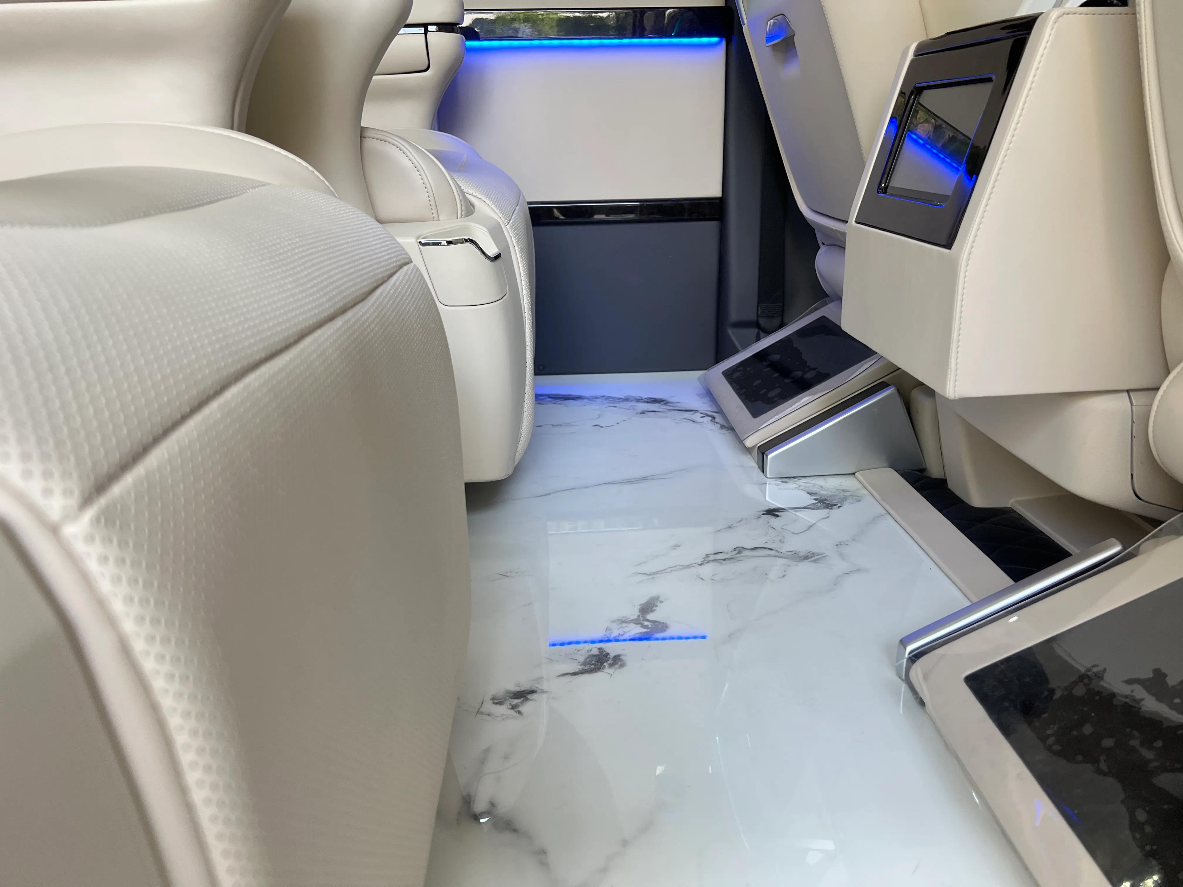 新款丰田海狮七座空间大动力强劲,蓝牌丰田海狮9座