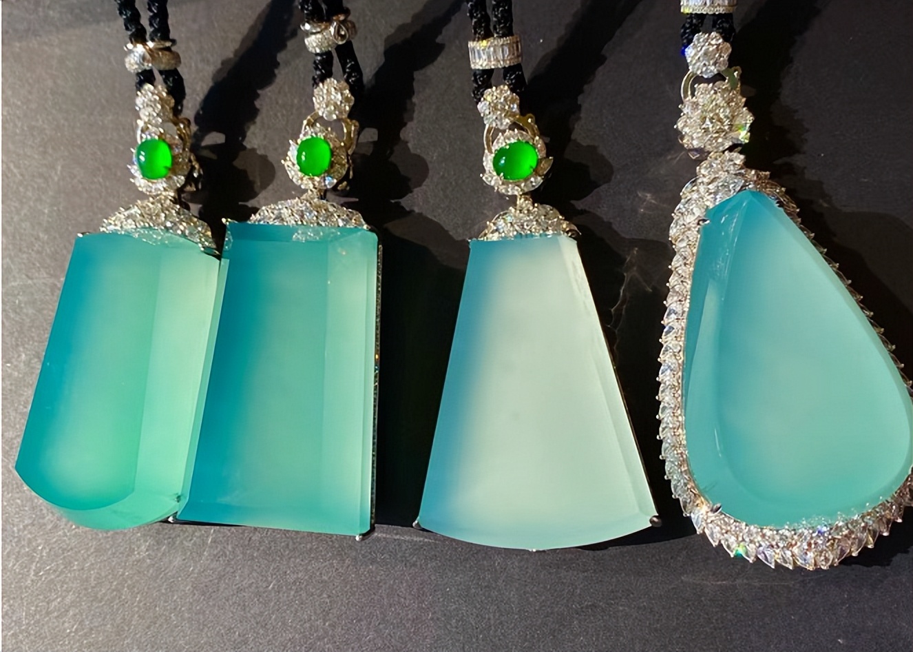 翡翠无事牌紫罗兰,翡翠无事牌一生所爱