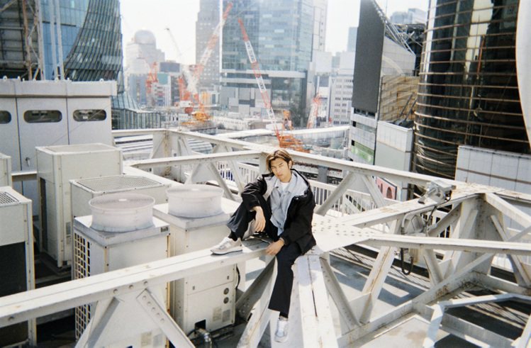 这根本不是广告!陈柏霖帅穿潮鞋带你玩遍东京深入「巷仔内」景点