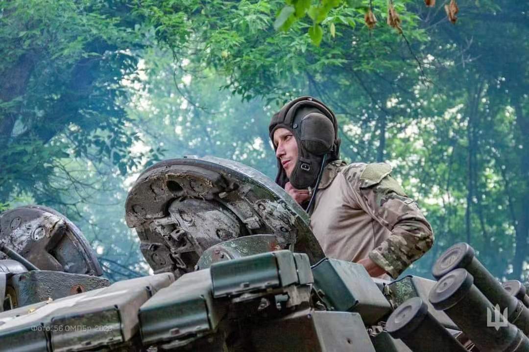 北约在俄边境密集军演普京,普京回应北约战斗准备