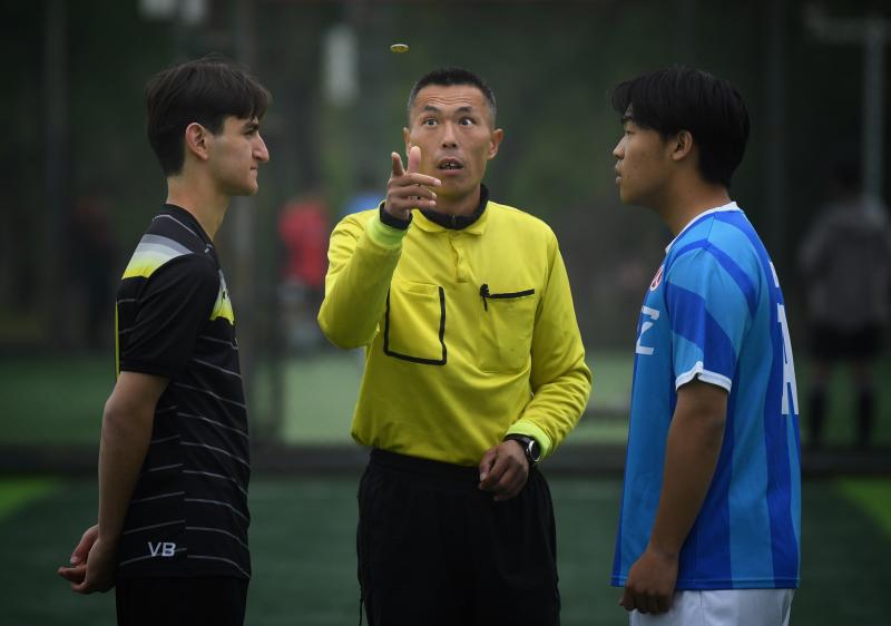 一个高中生办了7年足球赛:为同龄人搭舞台