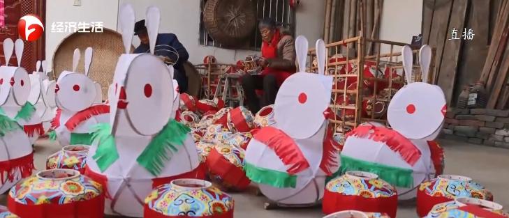 传统手工灯笼成网红抢购现场火爆,手工灯笼现卖