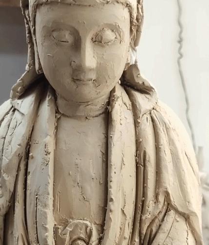 “最美中国白”拍出1633万天价，背后的神秘男人火了