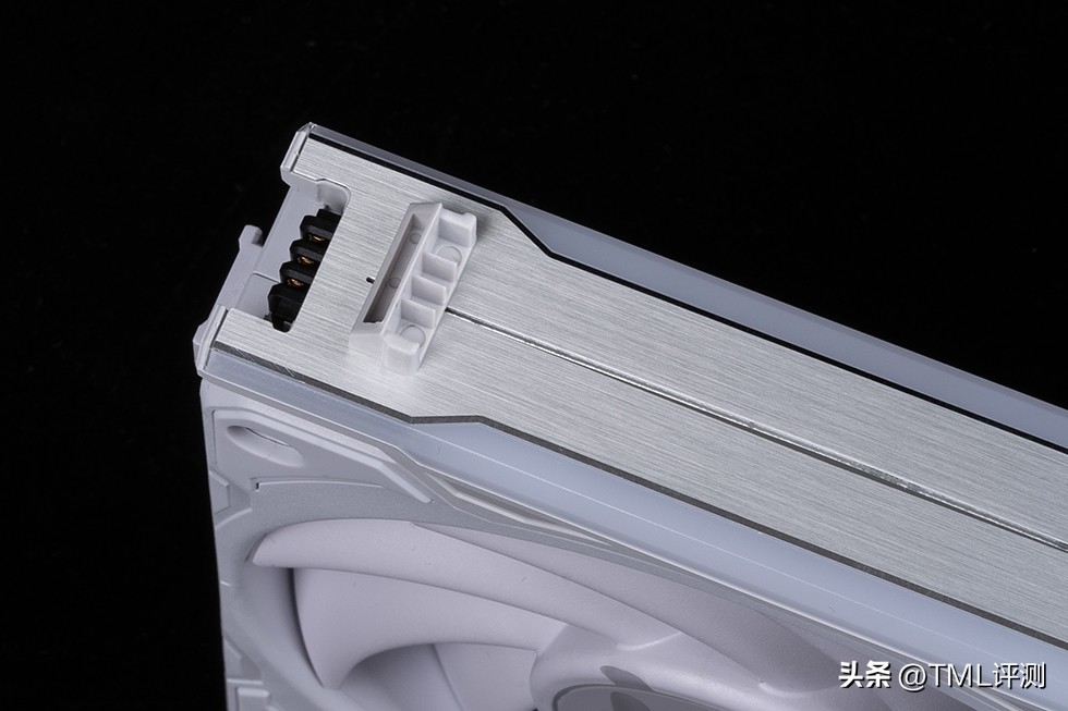 联力新款P28性能风扇,联力v2风扇