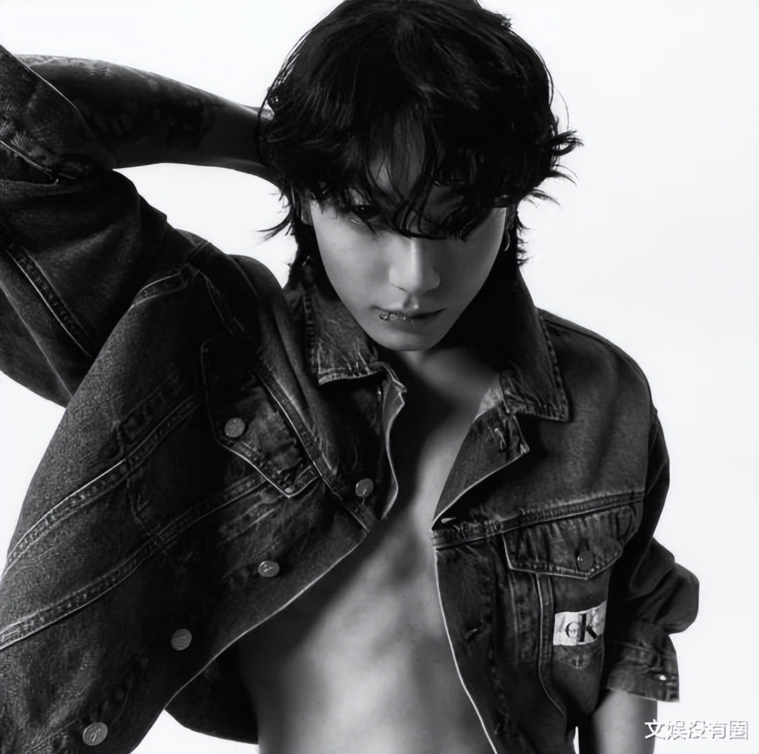 防弹少年团田柾国穿红色衣服 (防弹少年团新人王田柾国女装)