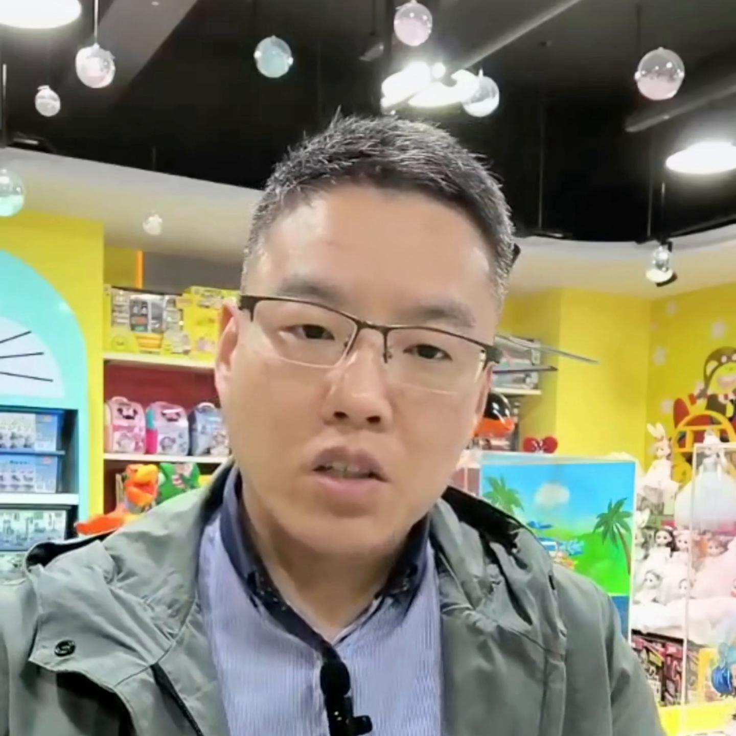 玩具店加盟连锁店哪家好,文具玩具店加盟免费铺货