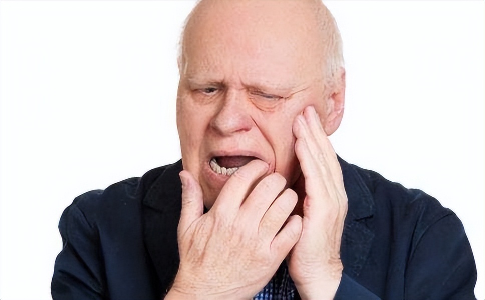 半夜出现牙疼和后背疼,牙出现大洞牙疼怎么办