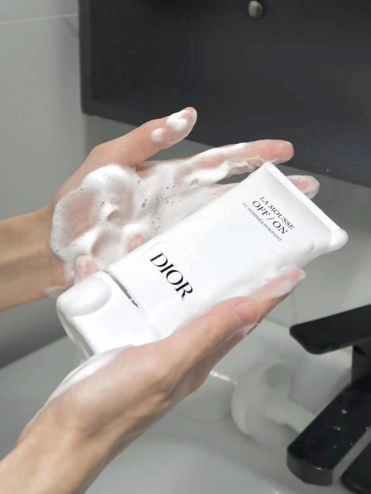 夏季男士洗面奶推荐 (男士护肤品测评男士洗面奶)