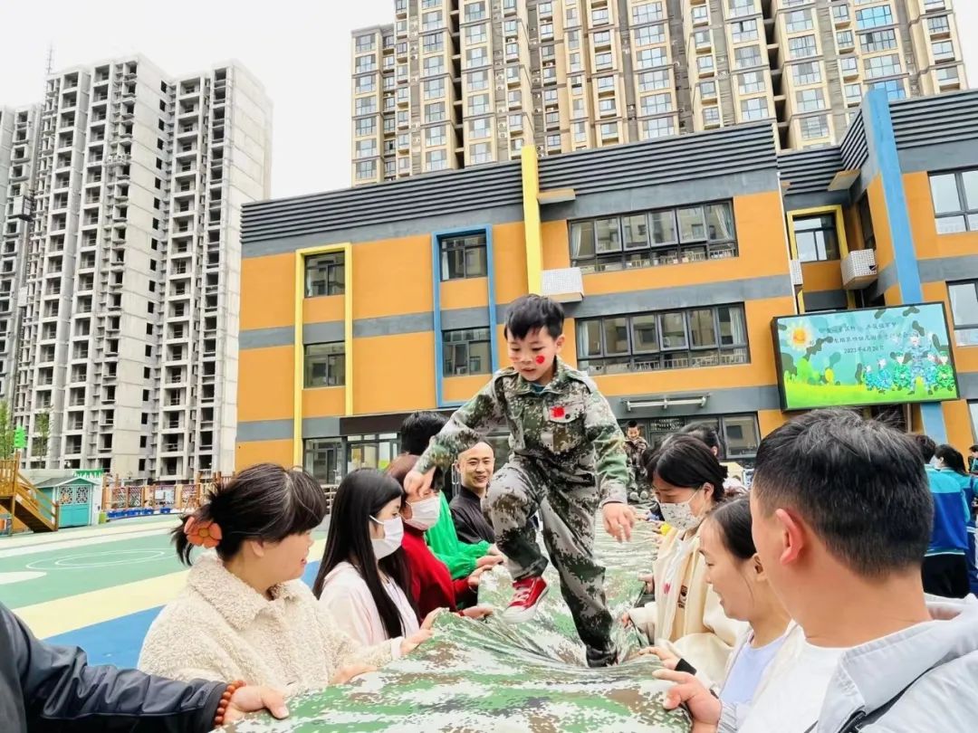 童心系国防共筑强军梦—郑东新区龙翔第四幼儿园春季亲子运动会