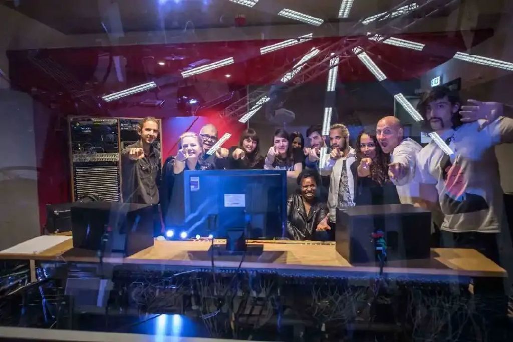 “OFFER雨”一直下，23RoSSo音乐早申战报来袭