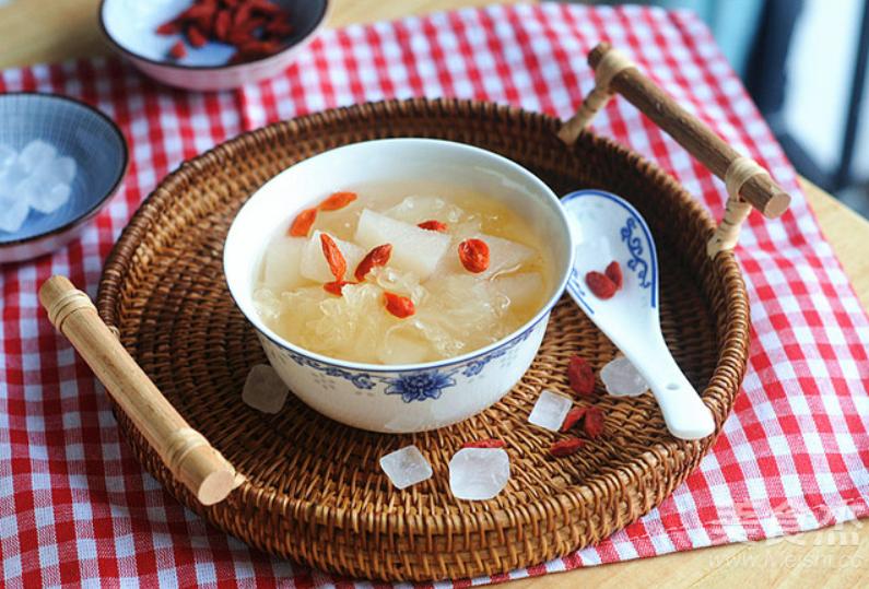 女性必喝的最佳滋补汤有哪些呢,5道最适合女人喝的养生汤