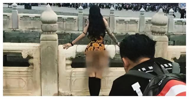 下身几乎全裸无下限!广西女子在多个地标处拍“不雅照”辣眼睛