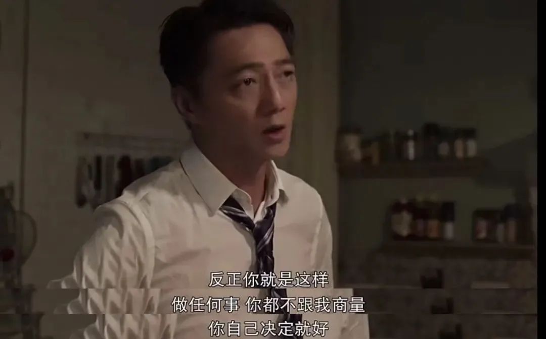 上台领奖被观众嫌弃的女明星,女星领奖时台下另外一个女星撇嘴